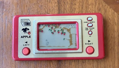 Vintage game time apple - game,